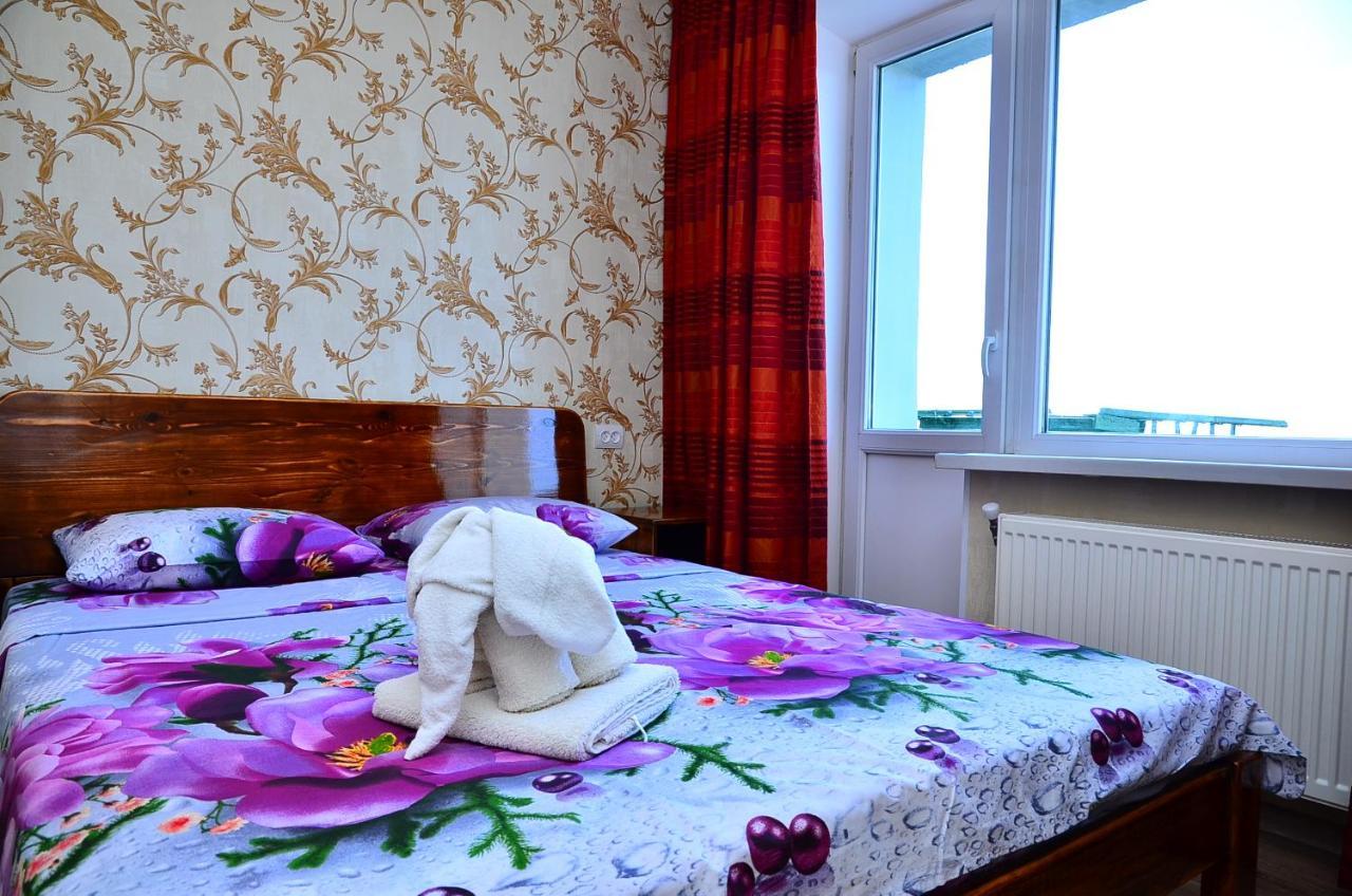 героїв танкістів, 8 Fastov