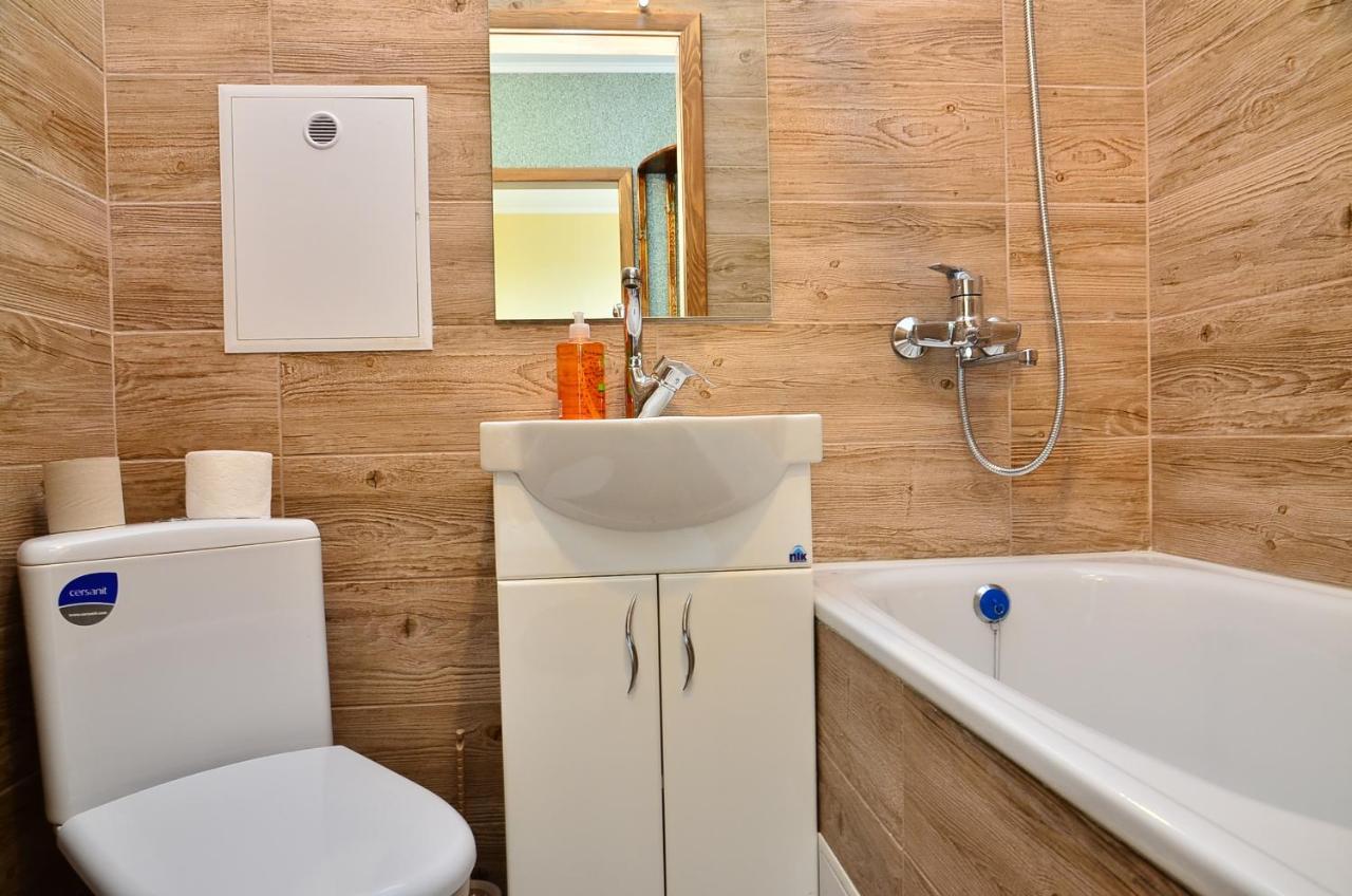 героїв танкістів, 8 * Fastov
