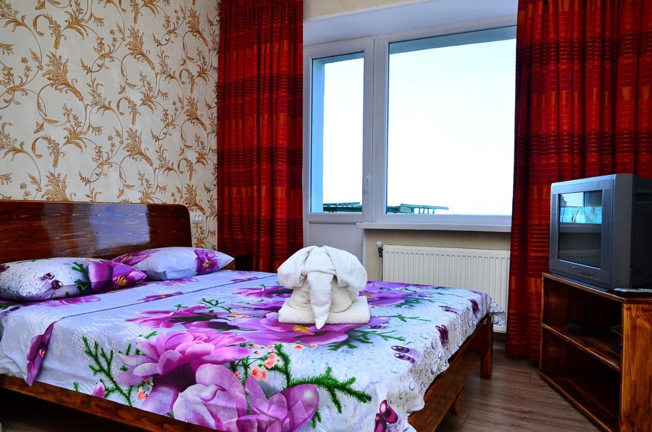Apartment героїв танкістів, 8 Fastov